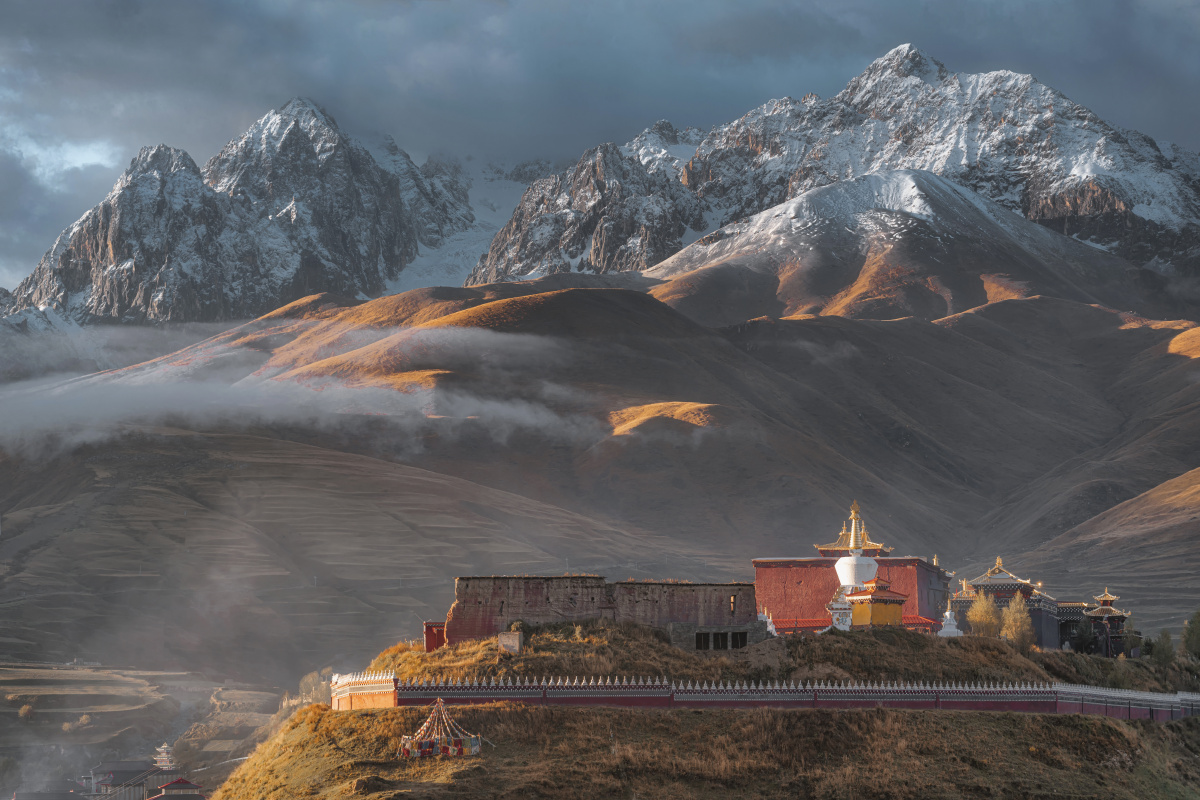 甘孜县前密格龙寺