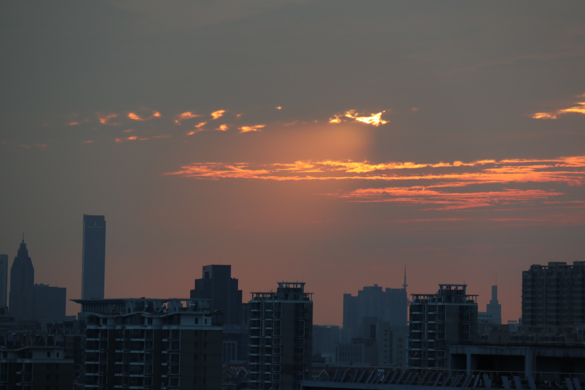 南京晚霞原图相机直出无滤镜无调色