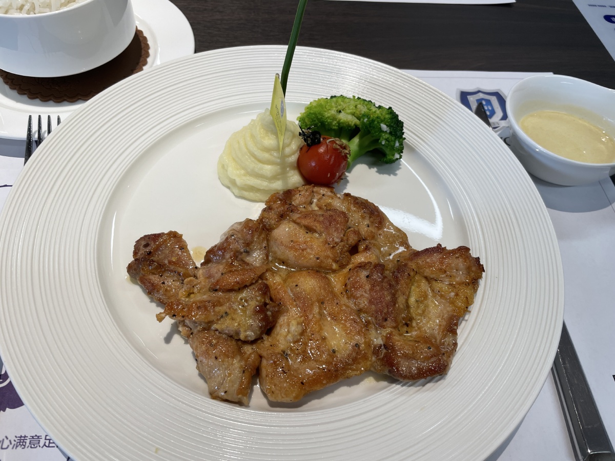 澳门 葡国餐 牛排包 香煎鸡排 鸡油饭 - 广州摄影师ginny - 图虫