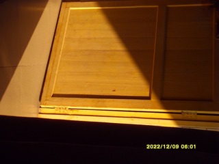 307832