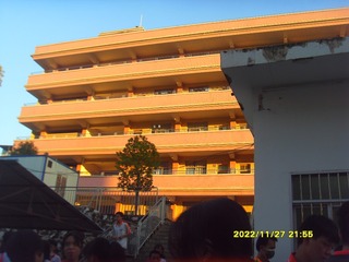 305480