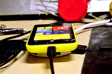 LUMIA YELLOW 019