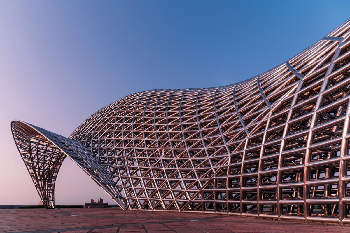 上海南汇嘴观海公园位于浦东新区南汇新城镇,在上海的最东南角.