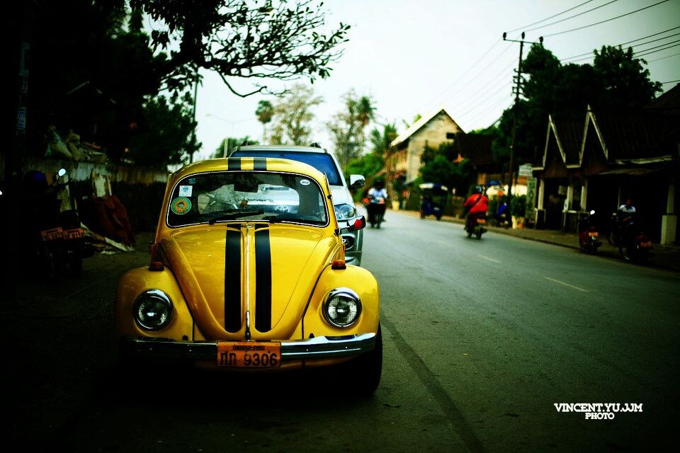 老挝街头<br />
甲壳虫给整个城市熏上一种怀旧的氛围。