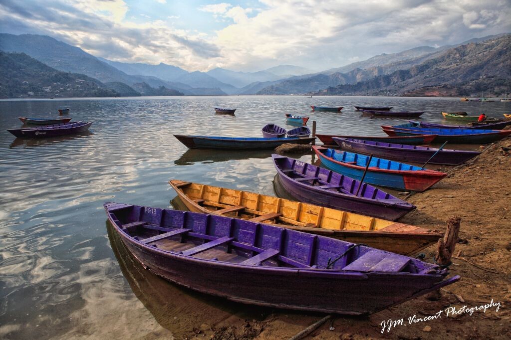 colourful day?<br />
Fewa Lake,Pokhara,Nepal