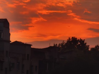 19052
