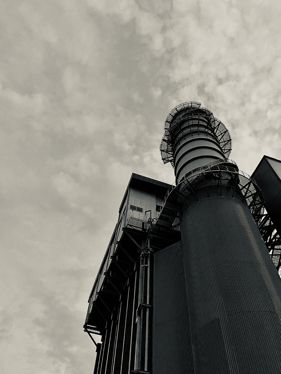 工厂上班随拍银色调工业风还是黑白有感觉