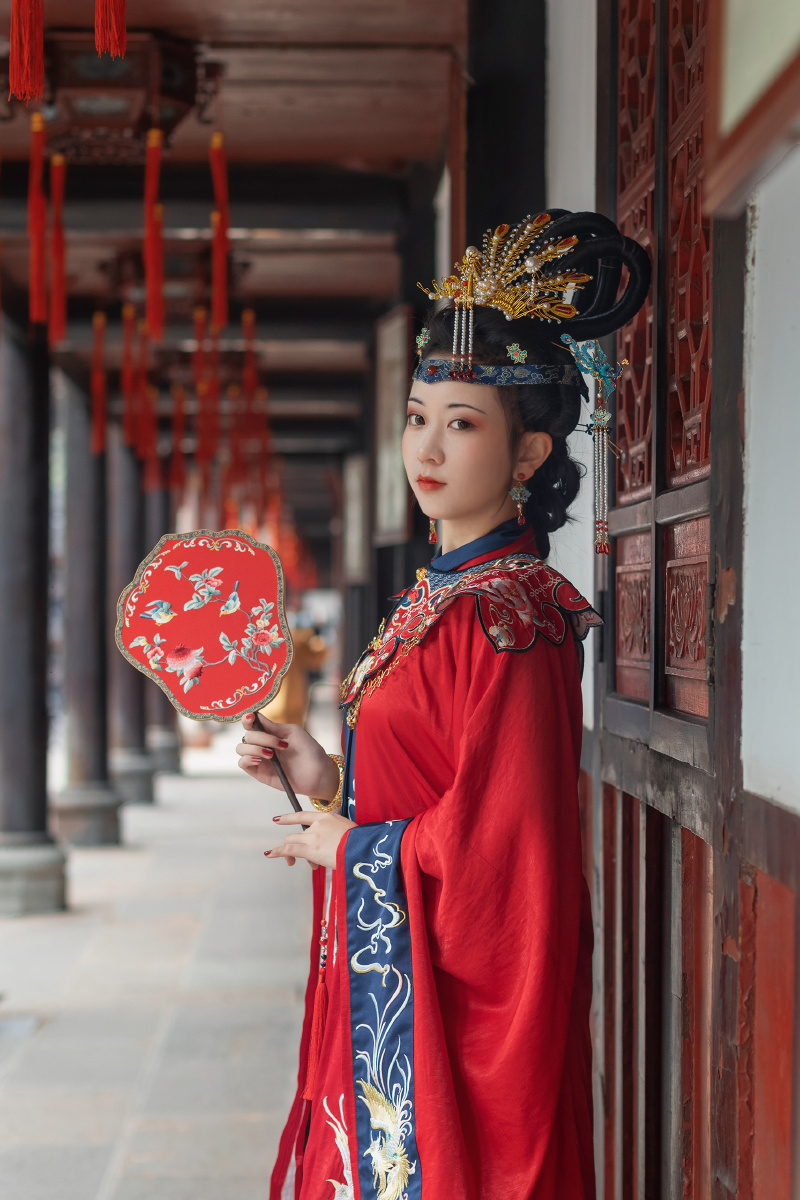 王熙凤仿妆汉服写真