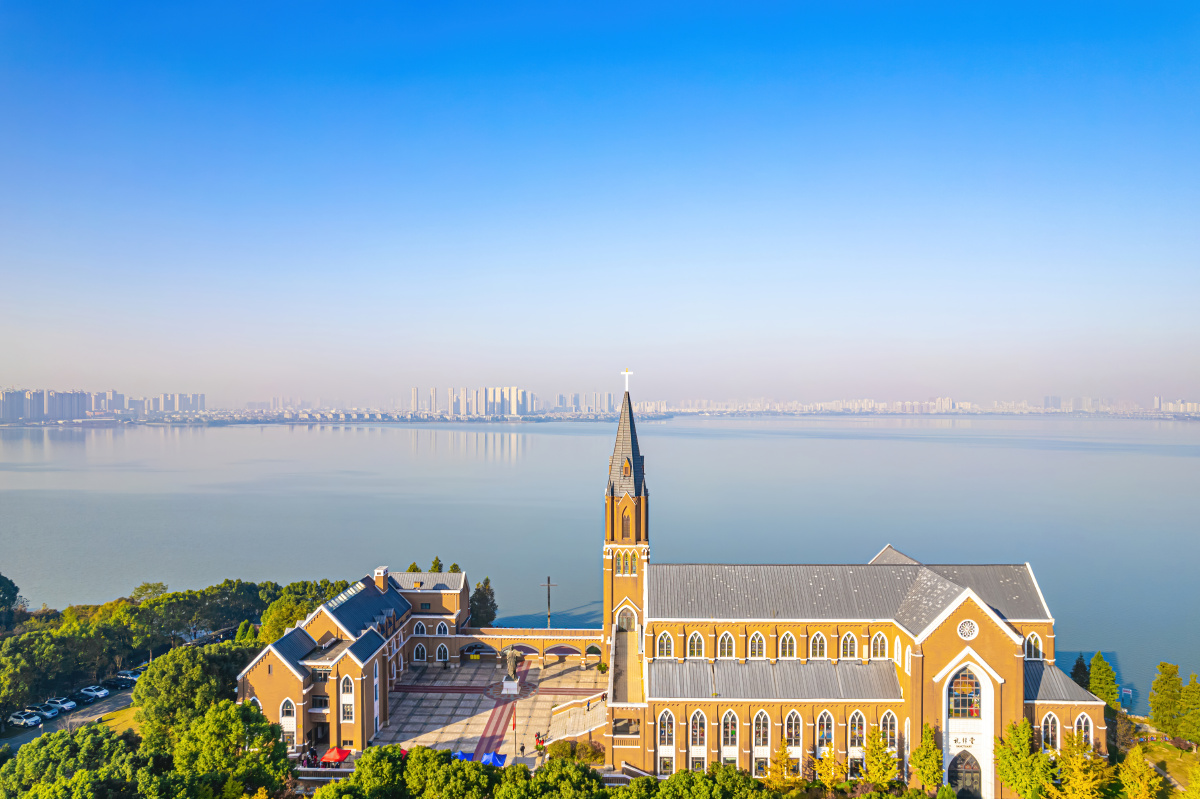 江苏苏州工业园区独墅湖月亮湾独墅湖大教堂