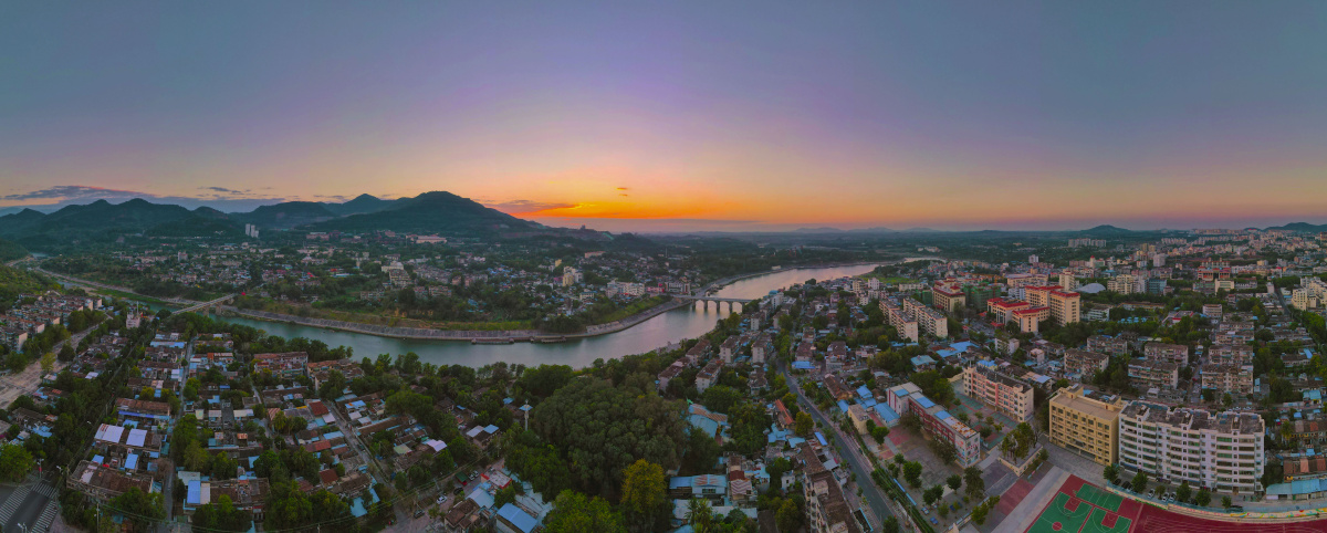 夜色下的海南昌江石碌河风光带