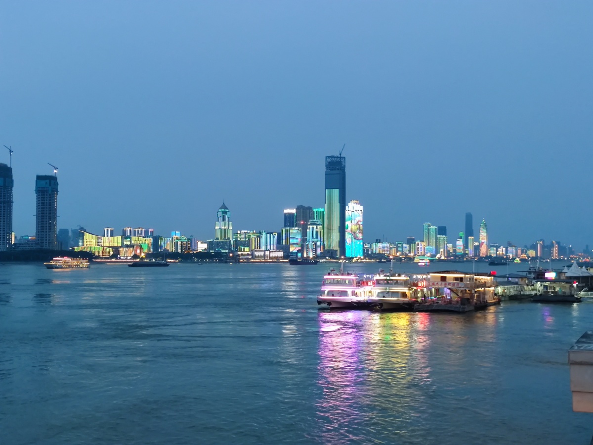 武汉 汉口江滩 长江大桥 武汉灯光秀 武汉夜景 长江 - cwlic - 图虫