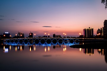 桥上的风景
