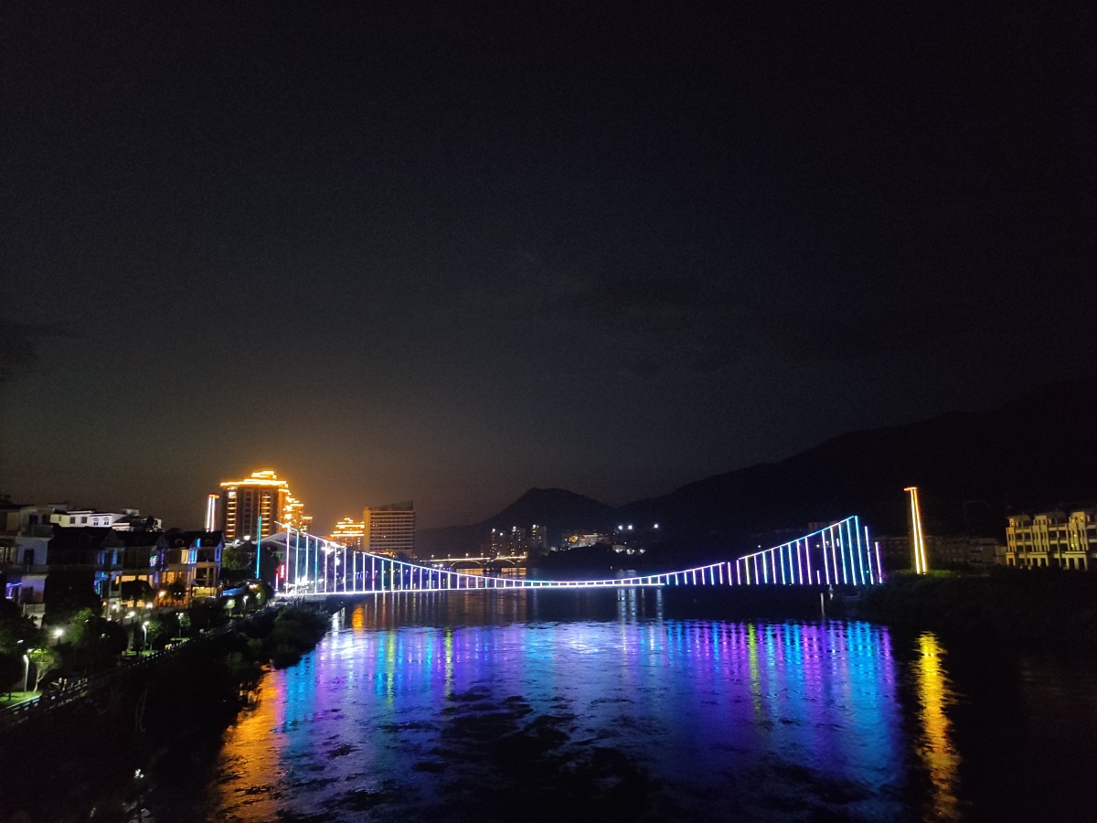 东江夜色吊桥