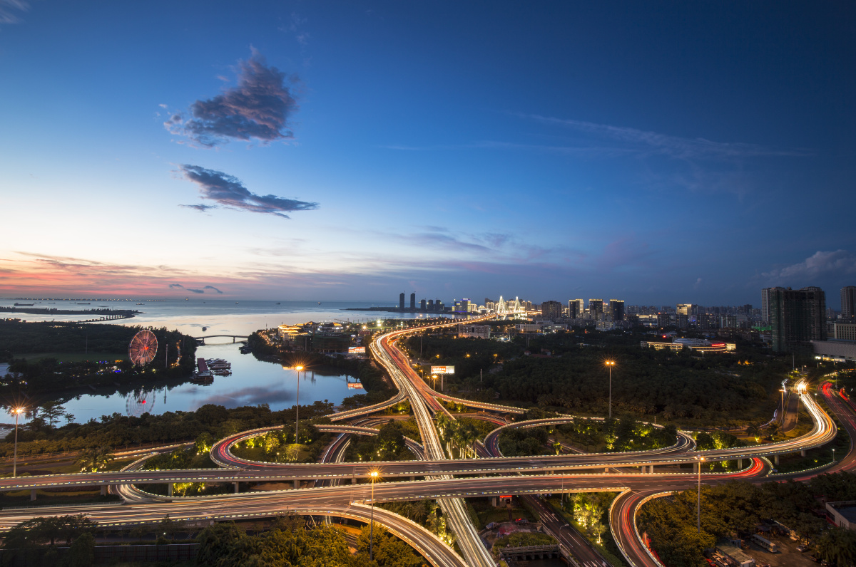 滨海立交大桥鸟瞰城市脉络