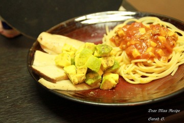 传统意面配干煎鸡腿菇和黑胡椒牛油果.JPG