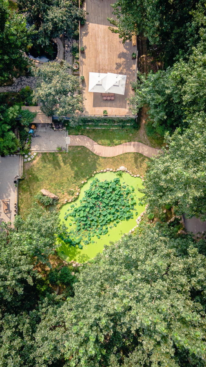 西安秦岭山下林间山庄