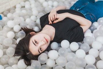 932201