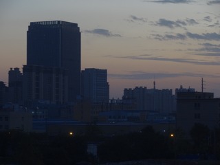 190082