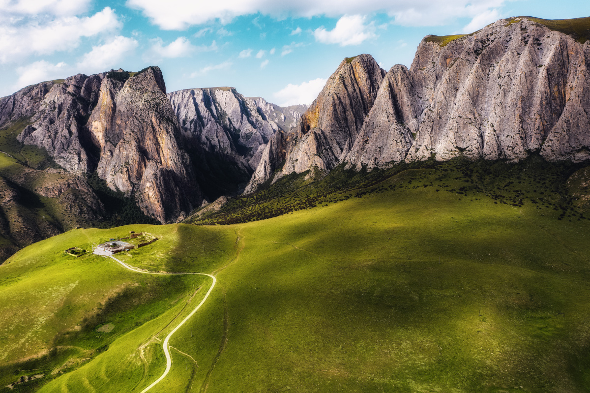 甘加秘境白石崖