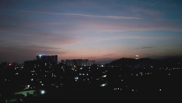 806