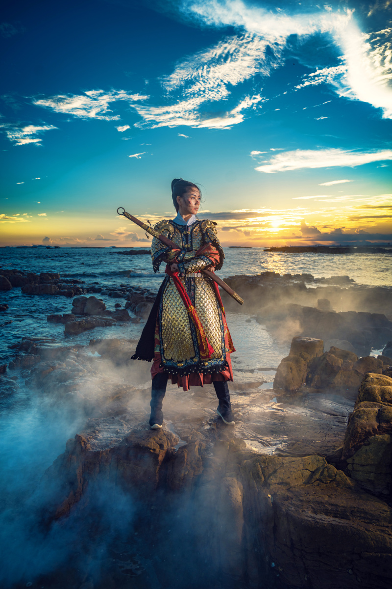 我有故人抱剑去斩尽春风不肯归