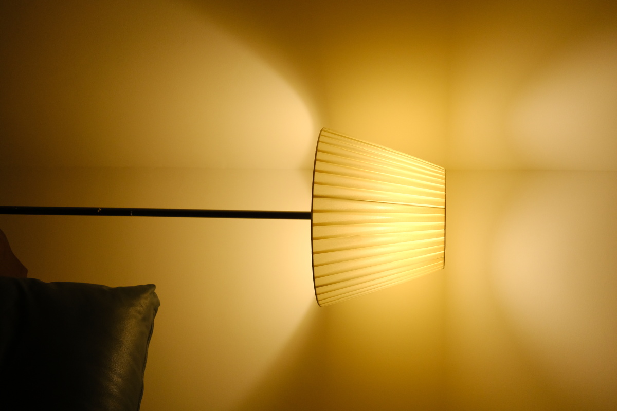 家中总有一束灯光温暖着忙碌一天的我们