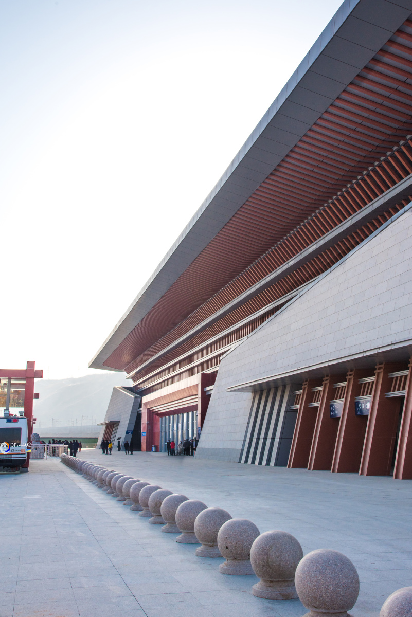 京沈全线贯通当日平淡无奇的承德南站