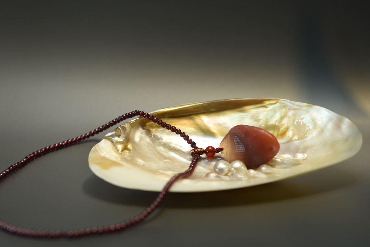 有时候不得不感叹大自然的鬼斧神工这款波斯湾玛瑙原石没有经过任何