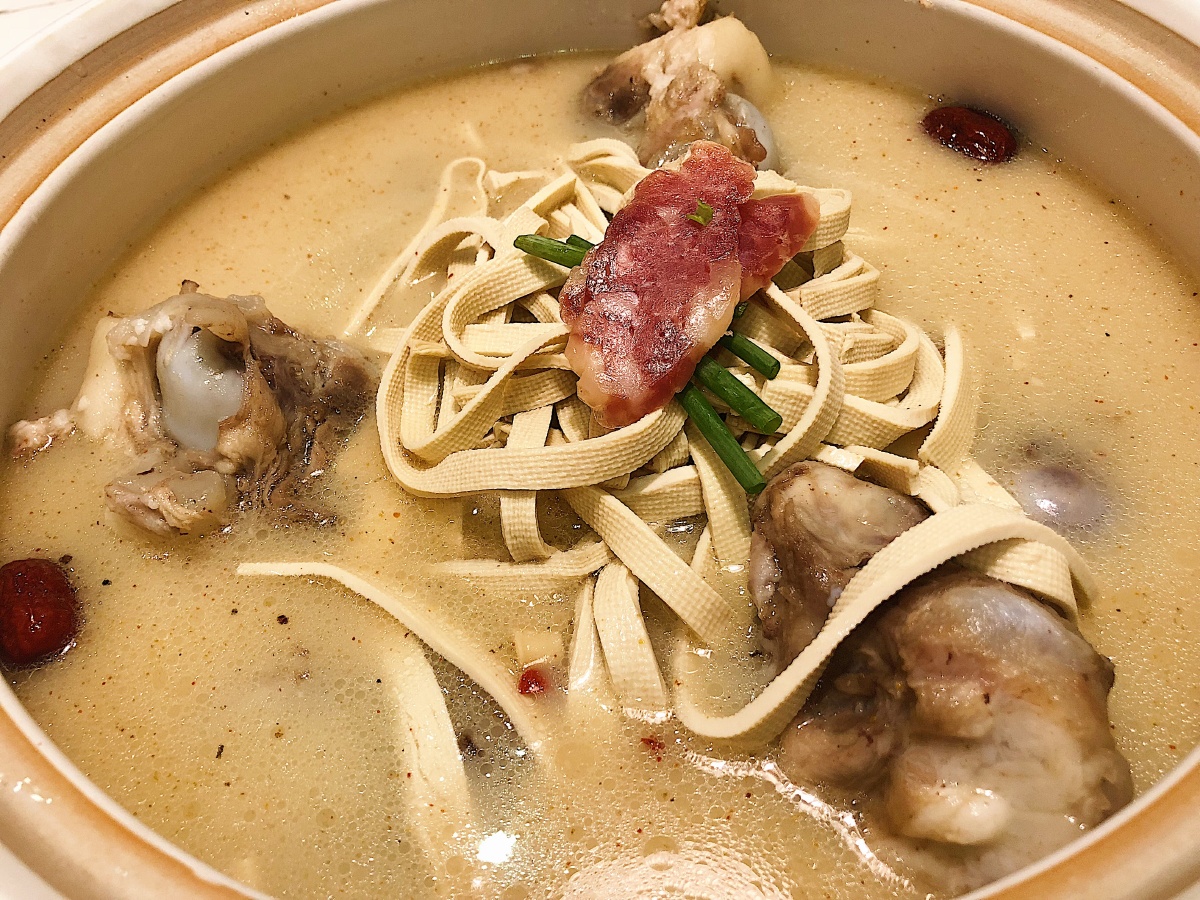 金华砂锅筒骨煲