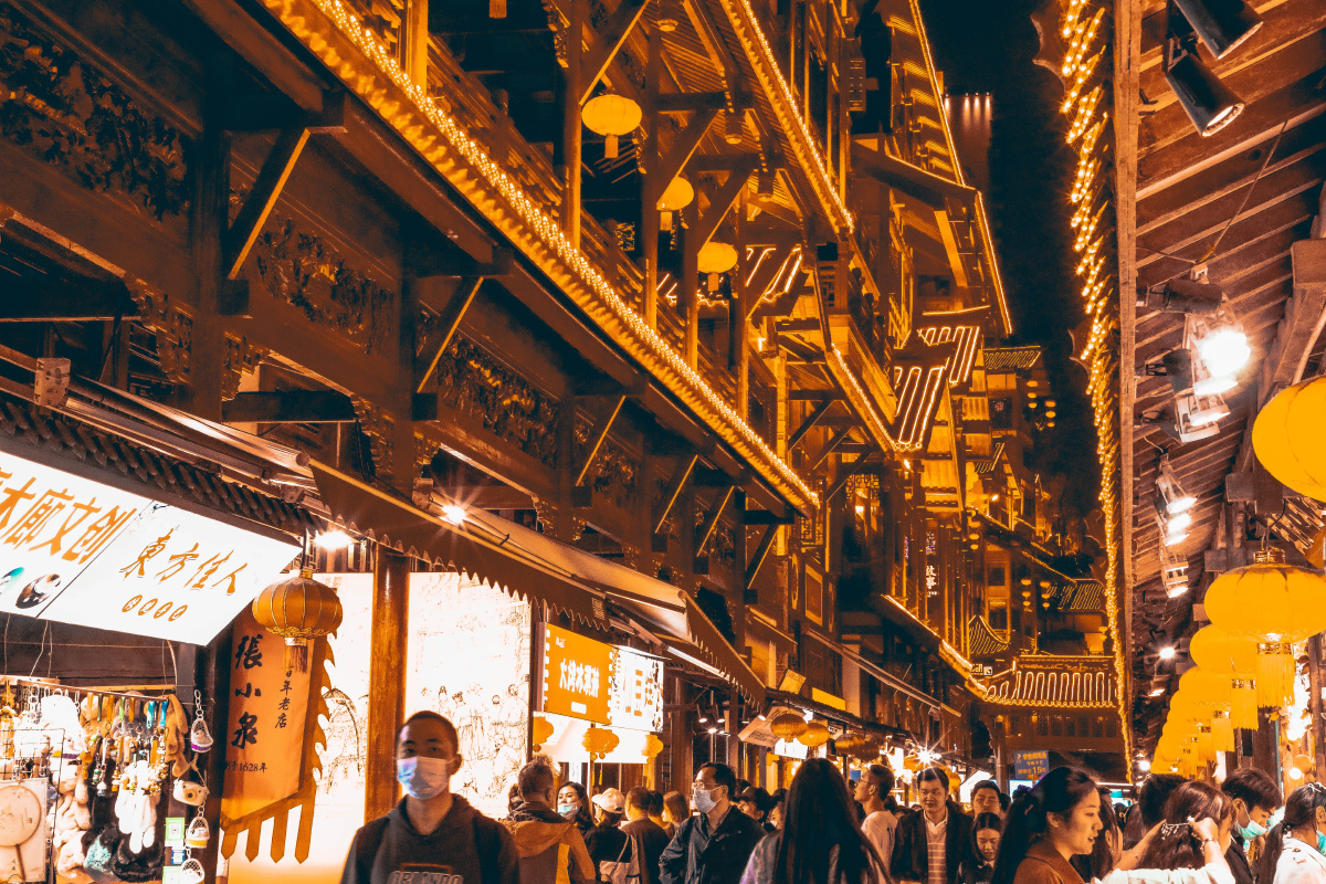 重庆洪崖洞外面天上宫阙里面烟火人间