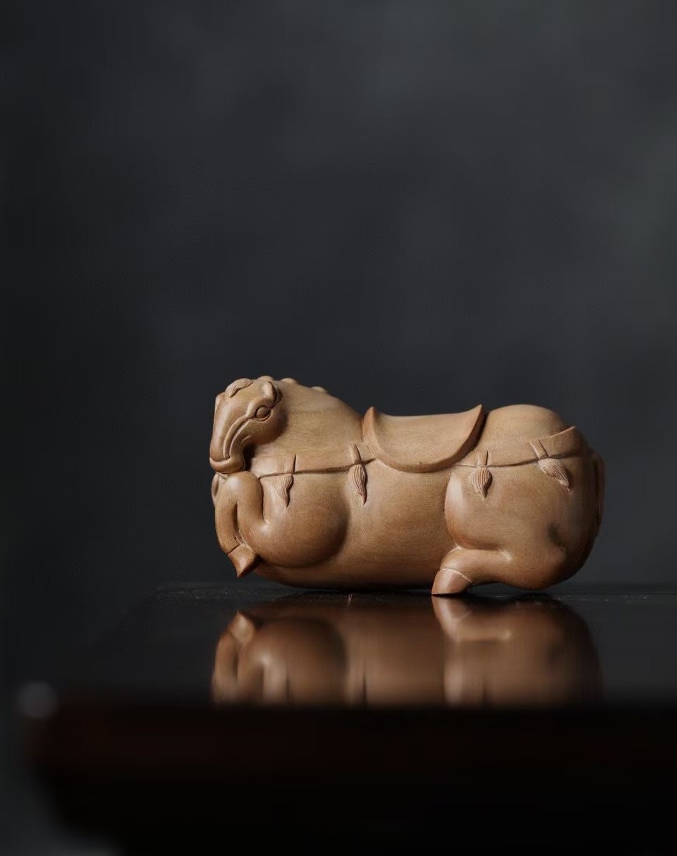 老山檀唐马择料细腻雕刻圆润饱满把玩悠然生香盘玩舒适怡人可为消夏清