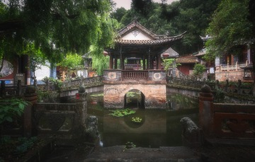 龙池碧翠