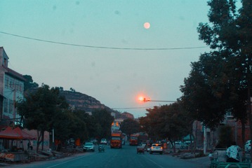 1611584