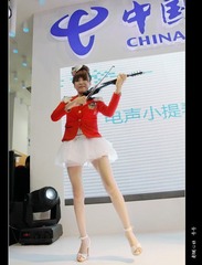小提琴秀（2010北京通信展上的电信展台）