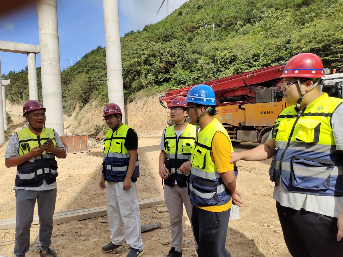 每周例行检查施工现场