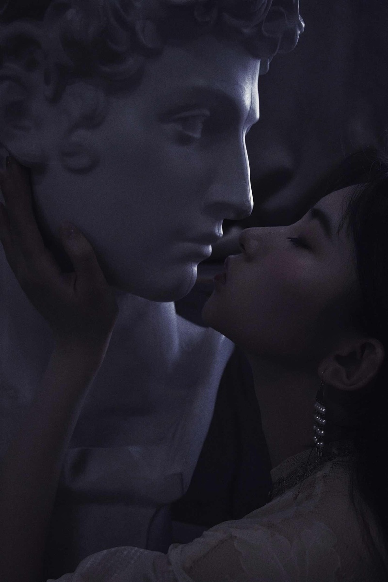 我愿意在月光下脚踏鲜血跳一曲七重纱舞只为亲吻你那被砍下对我不屑一