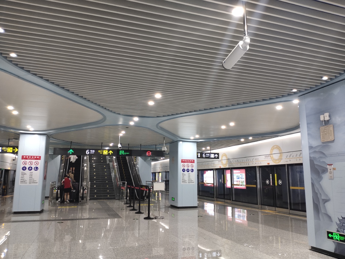 成都九号线地铁无人驾驶邀请你来做驾驶员