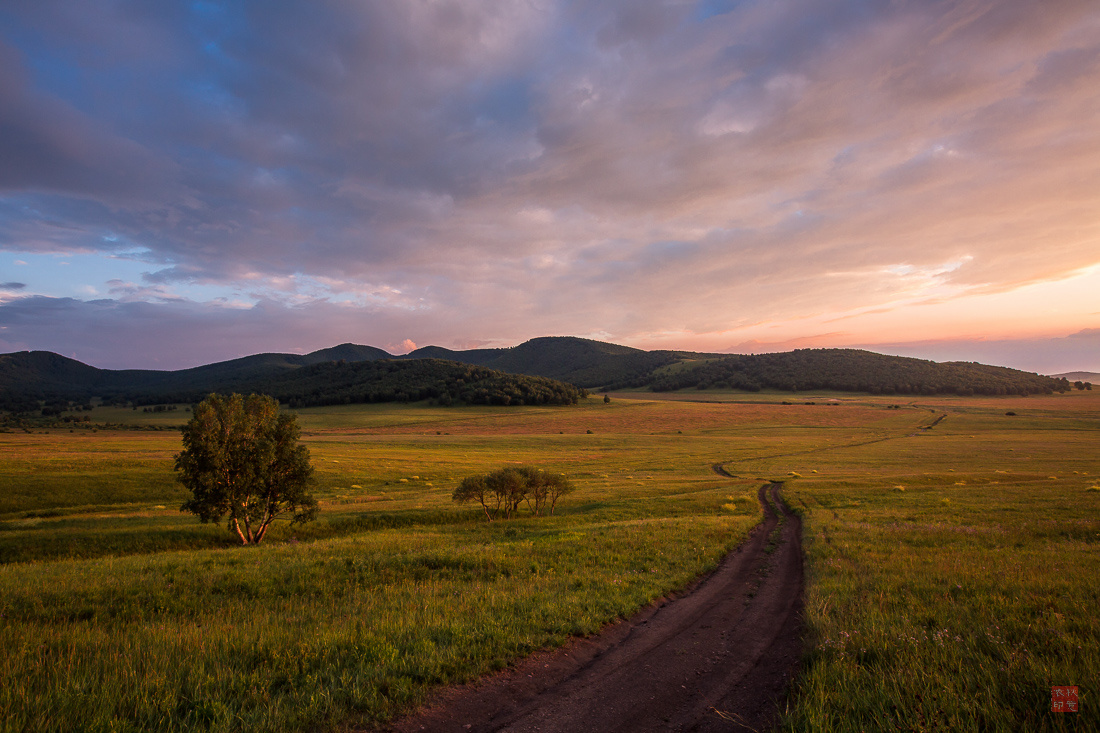 草原黄昏