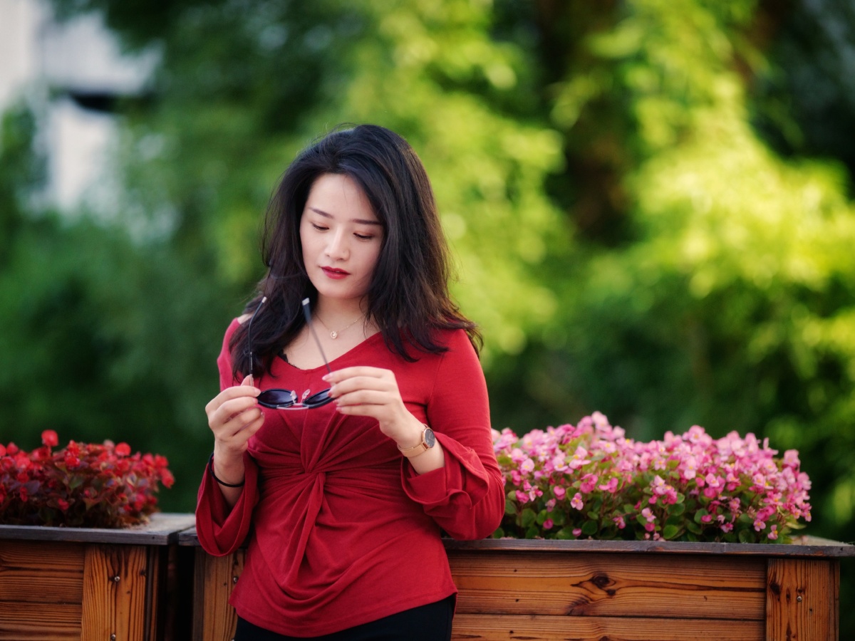 杭州盛夏傍晚红衣小姐姐模特misschen拍摄查理鱼charliefish相机索尼