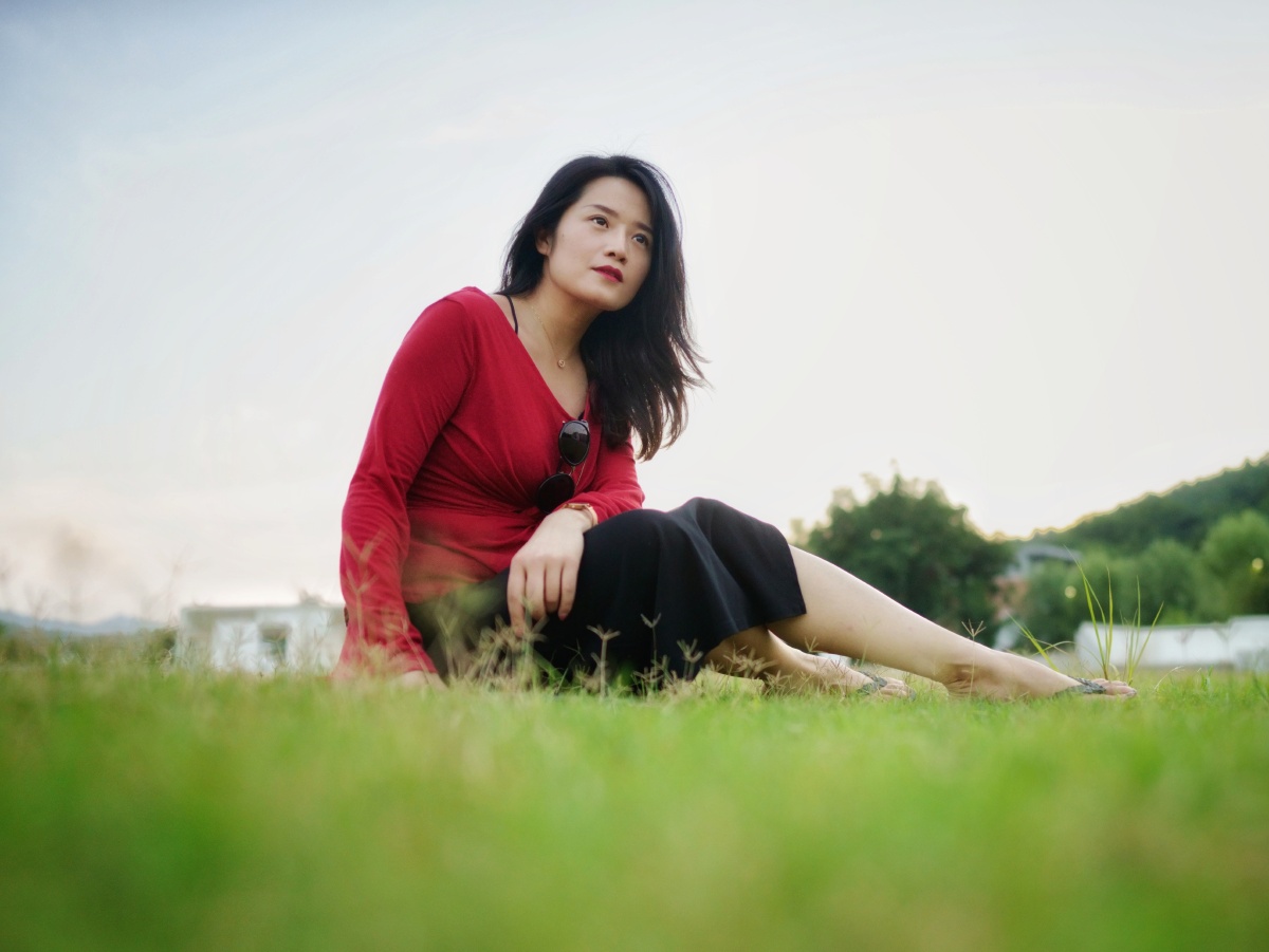 杭州盛夏傍晚红衣小姐姐模特misschen拍摄查理鱼charliefish相机索尼