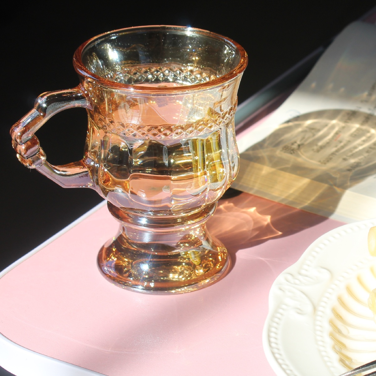 买了个很好看的杯子图二好像有个小精灵呀