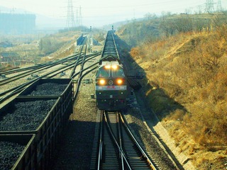 732957