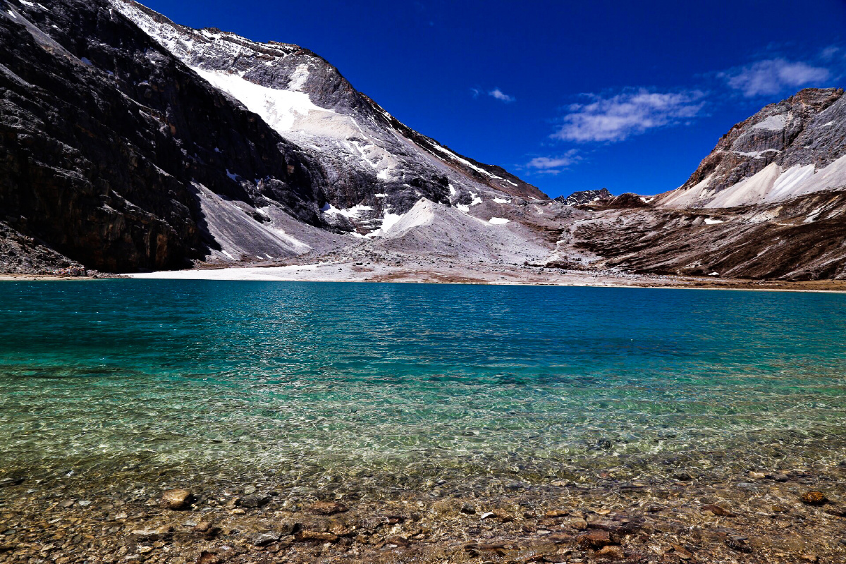 稻城亚丁牛奶海五色海