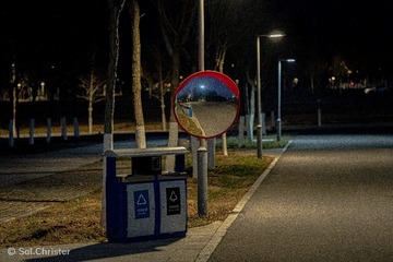 428076
