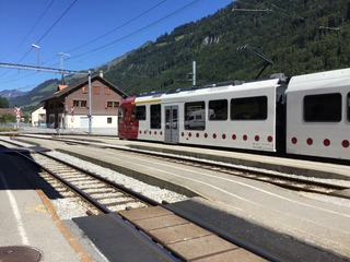 364670
