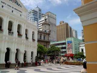 市政广场刷了新漆
