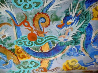 山君不离喷火口入口处拱形门洞的天花板