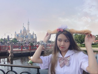 1908418