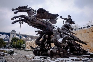 武汉·大禹神话.jpg