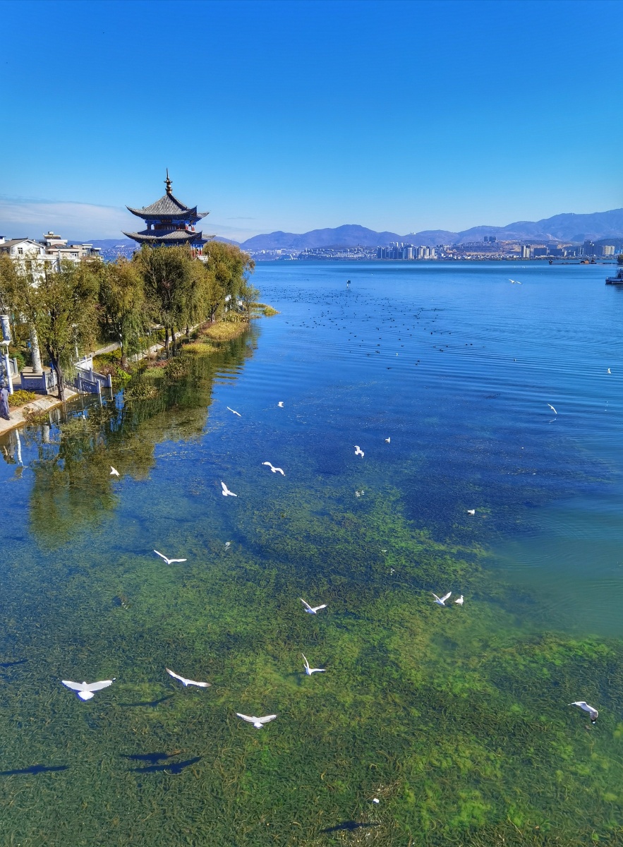 大理洱海西洱河兴盛桥锁水阁